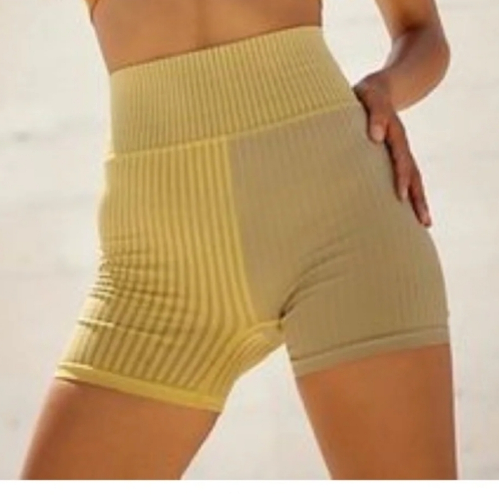 Free People Movement Yellow/Grey Striped Biker Shorts Size M/L Desert Combo - Picture 1 of 5